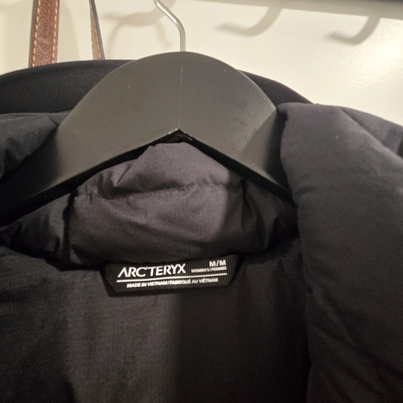 Arc'teryx Black Women's Jacket - Picture 2 of 5